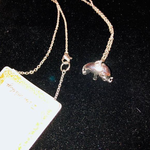 🆕 3-dimensional Silver Elephant Necklace - Picture 3 of 3